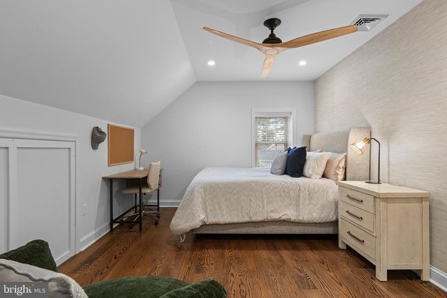 131 SUGARTOWN RD, Devon, PA 19333