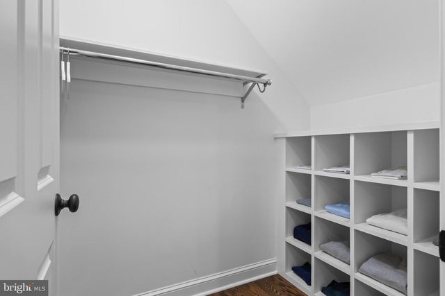 131 SUGARTOWN RD, Devon, PA 19333