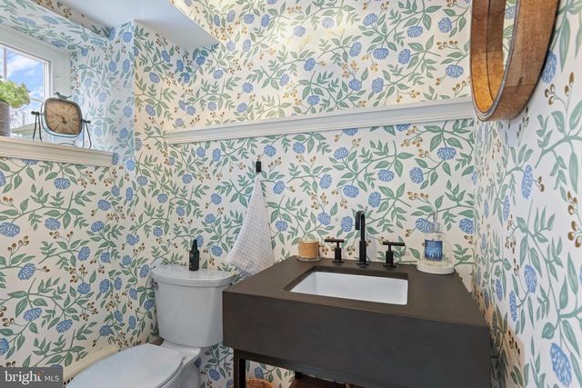 131 SUGARTOWN RD, Devon, PA 19333