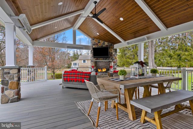 131 SUGARTOWN RD, Devon, PA 19333