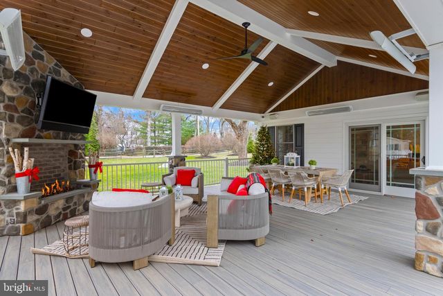 131 SUGARTOWN RD, Devon, PA 19333