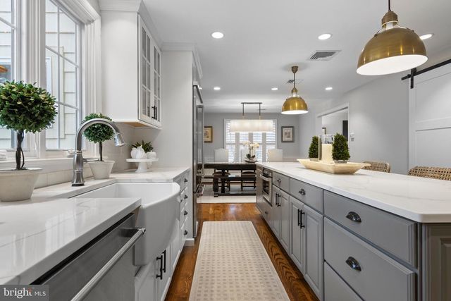 131 SUGARTOWN RD, Devon, PA 19333