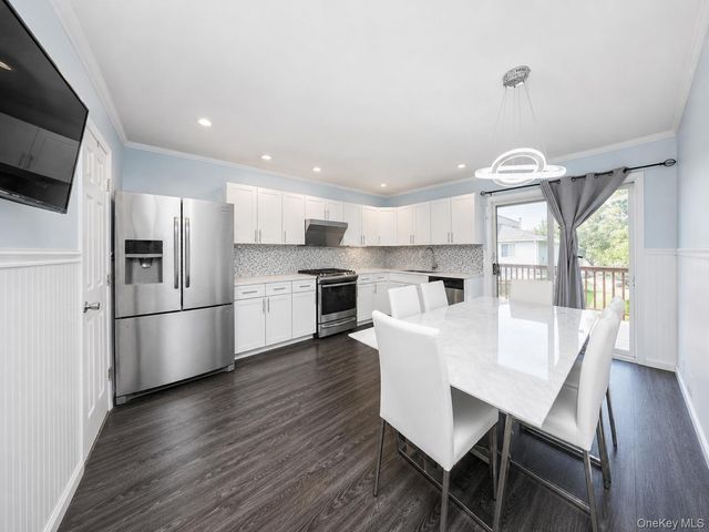 493 Medina Street, Staten Island, NY 10306