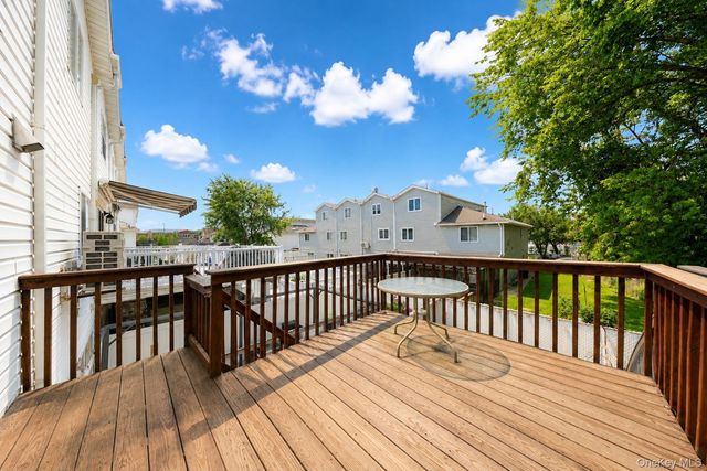 493 Medina Street, Staten Island, NY 10306
