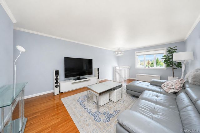 493 Medina Street, Staten Island, NY 10306