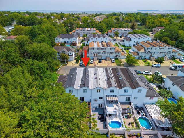493 Medina Street, Staten Island, NY 10306