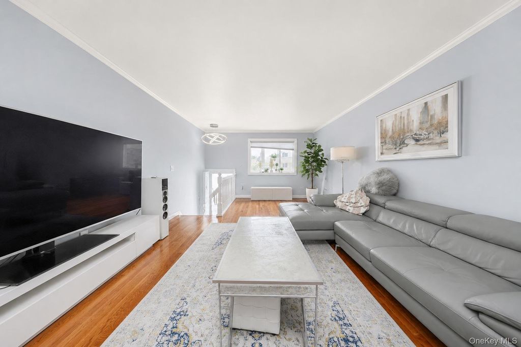 493 Medina Street, Staten Island, NY 10306 — photo 5