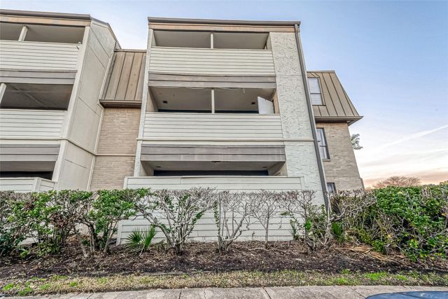3075 Walnut Bend Lane 28, Houston, TX 77042