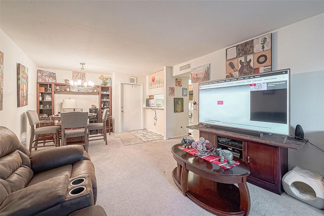 3075 Walnut Bend Lane 28, Houston, TX 77042