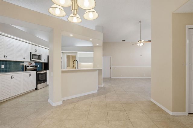 437 WATERFORD CIRCLE E, Tarpon Springs, FL 34688