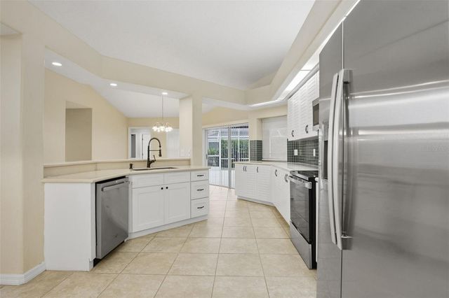 437 WATERFORD CIRCLE E, Tarpon Springs, FL 34688