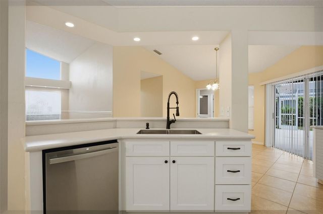 437 WATERFORD CIRCLE E, Tarpon Springs, FL 34688