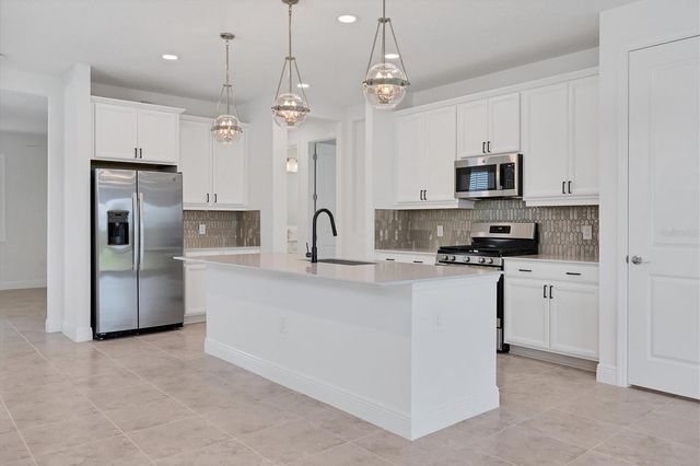 8177 STERNWAY ROAD, Sarasota, FL 34240