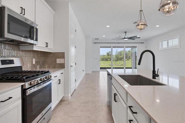 8177 STERNWAY ROAD, Sarasota, FL 34240