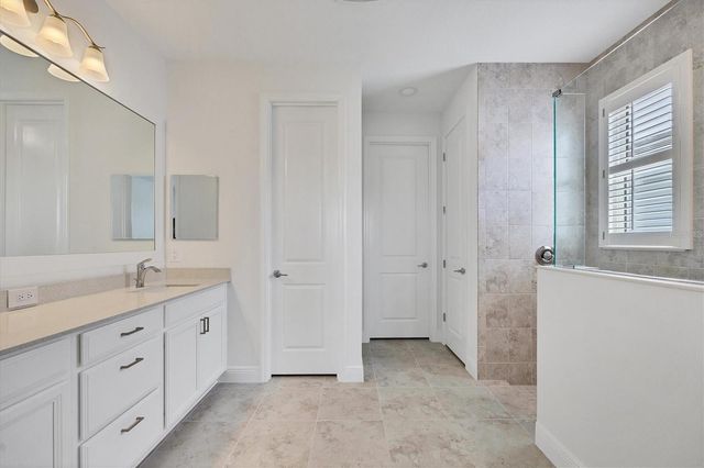 8177 STERNWAY ROAD, Sarasota, FL 34240