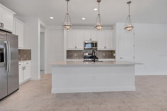 8177 STERNWAY ROAD, Sarasota, FL 34240