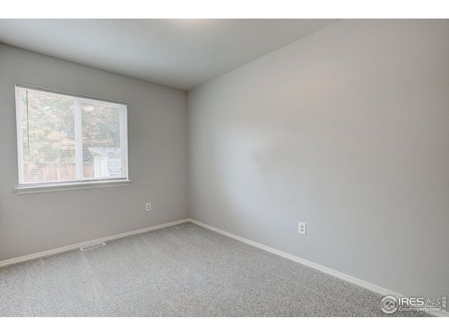 725 Columbine Dr, Windsor, CO 80550