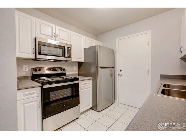 725 Columbine Dr, Windsor, CO 80550