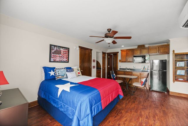 205 Canal Street, Corsicana, TX 75109