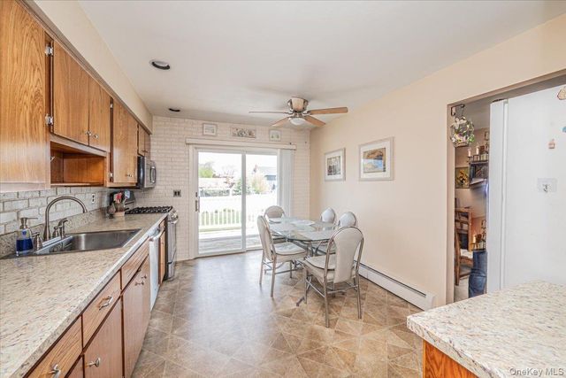 305 Kimberly Place, West Islip, NY 11795