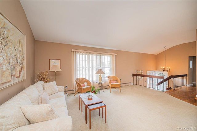 305 Kimberly Place, West Islip, NY 11795