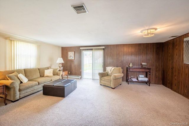 305 Kimberly Place, West Islip, NY 11795