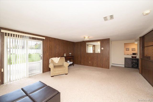 305 Kimberly Place, West Islip, NY 11795