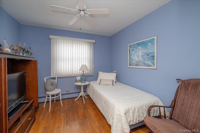 305 Kimberly Place, West Islip, NY 11795