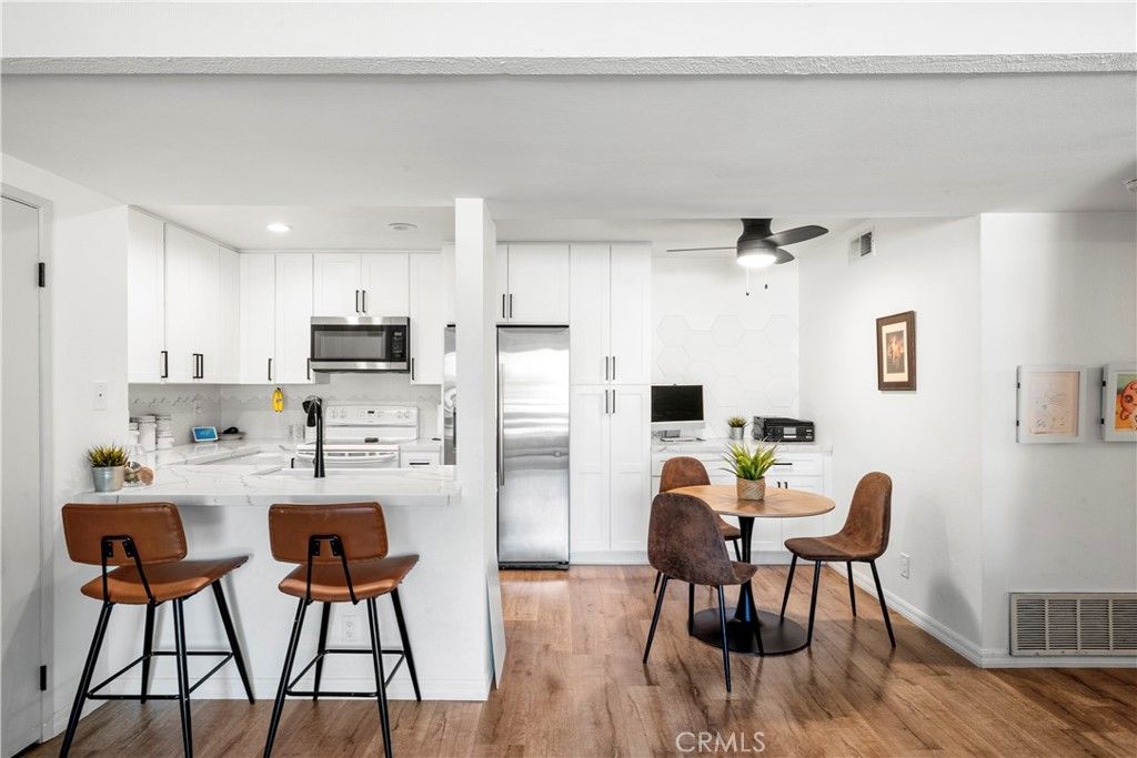 25712 Le Parc #22, Lake Forest, CA 92630 — exterior