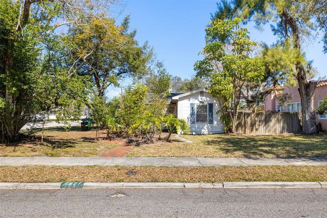 2627 W WATROUS AVENUE, Tampa, FL 33629