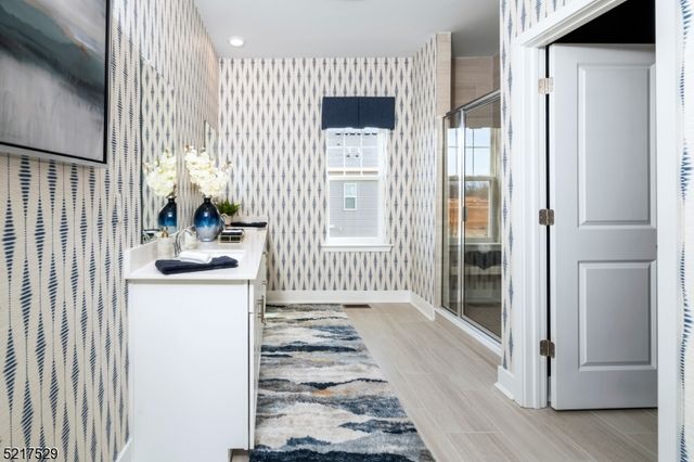 21 Eastwood Ter, East Hanover Twp., NJ 07035