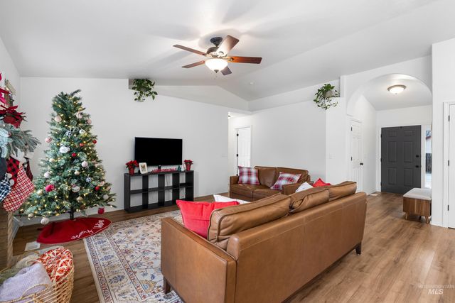 11956 W Driftwood Ct, Boise, ID 83713