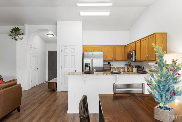 11956 W Driftwood Ct, Boise, ID 83713