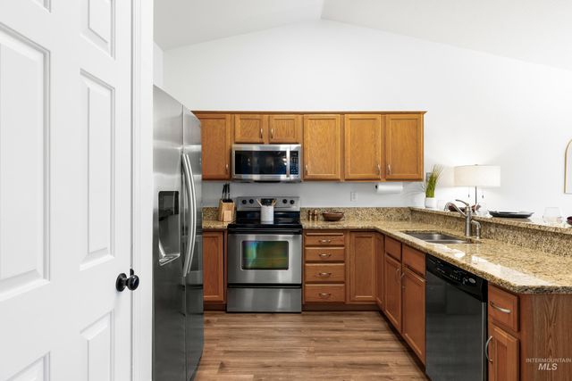 11956 W Driftwood Ct, Boise, ID 83713