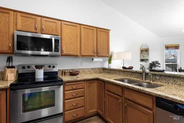 11956 W Driftwood Ct, Boise, ID 83713