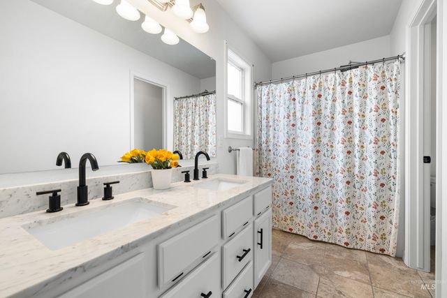 11956 W Driftwood Ct, Boise, ID 83713