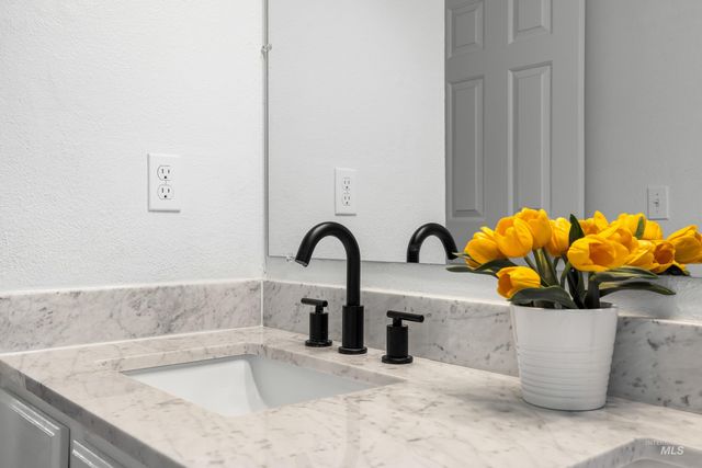 11956 W Driftwood Ct, Boise, ID 83713