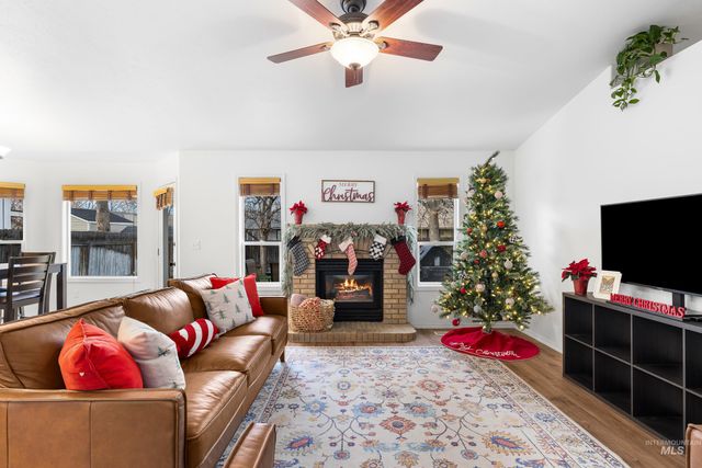 11956 W Driftwood Ct, Boise, ID 83713