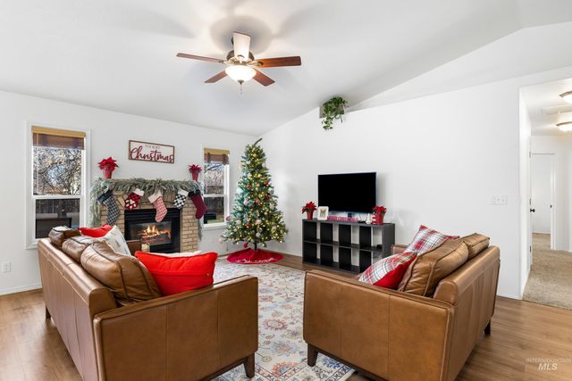 11956 W Driftwood Ct, Boise, ID 83713