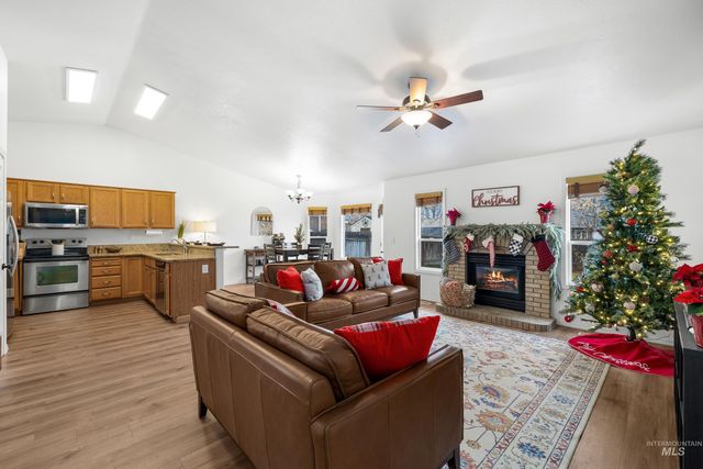 11956 W Driftwood Ct, Boise, ID 83713