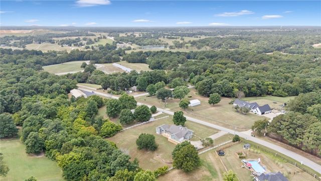 815 Steele Road, Tontitown, AR 72762
