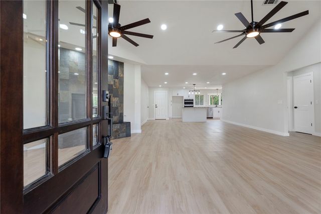 815 Steele Road, Tontitown, AR 72762