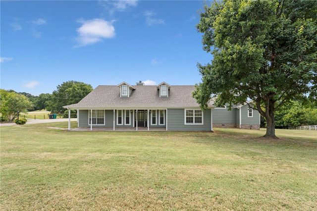 815 Steele Road, Tontitown, AR 72762