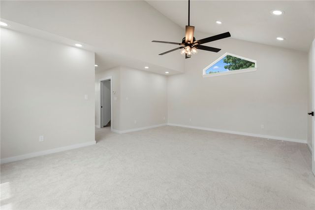 815 Steele Road, Tontitown, AR 72762