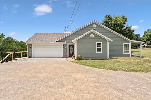 815 Steele Road, Tontitown, AR 72762