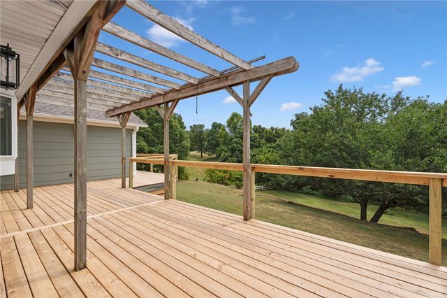 815 Steele Road, Tontitown, AR 72762