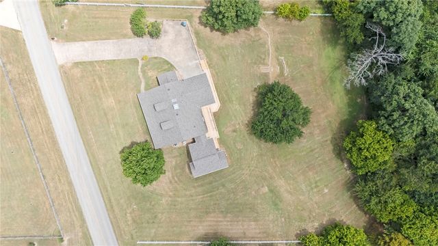 815 Steele Road, Tontitown, AR 72762