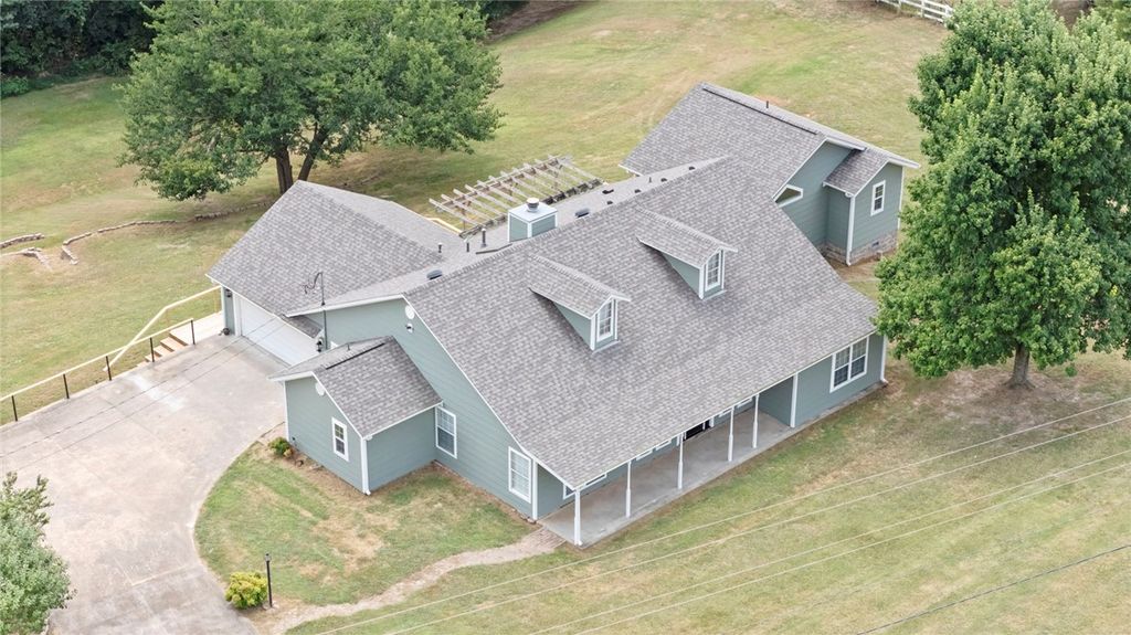 815 Steele Road, Tontitown, AR 72762