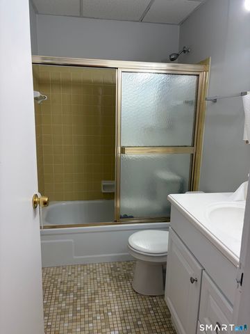 71 East Broadway A, Milford, CT 06460