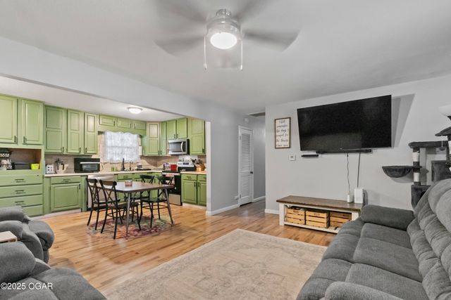 137 Lone Elm Drive, Carl Junction, MO 64834